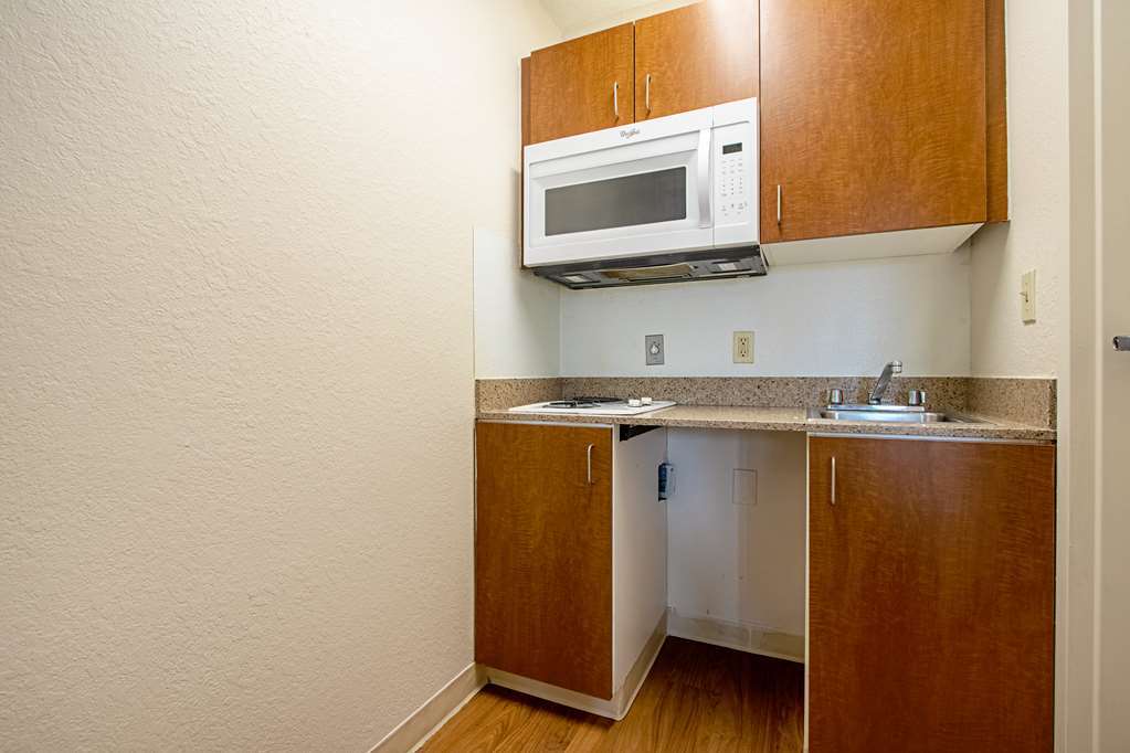 Birch Hill Suites Kansas City - Independence Quarto foto